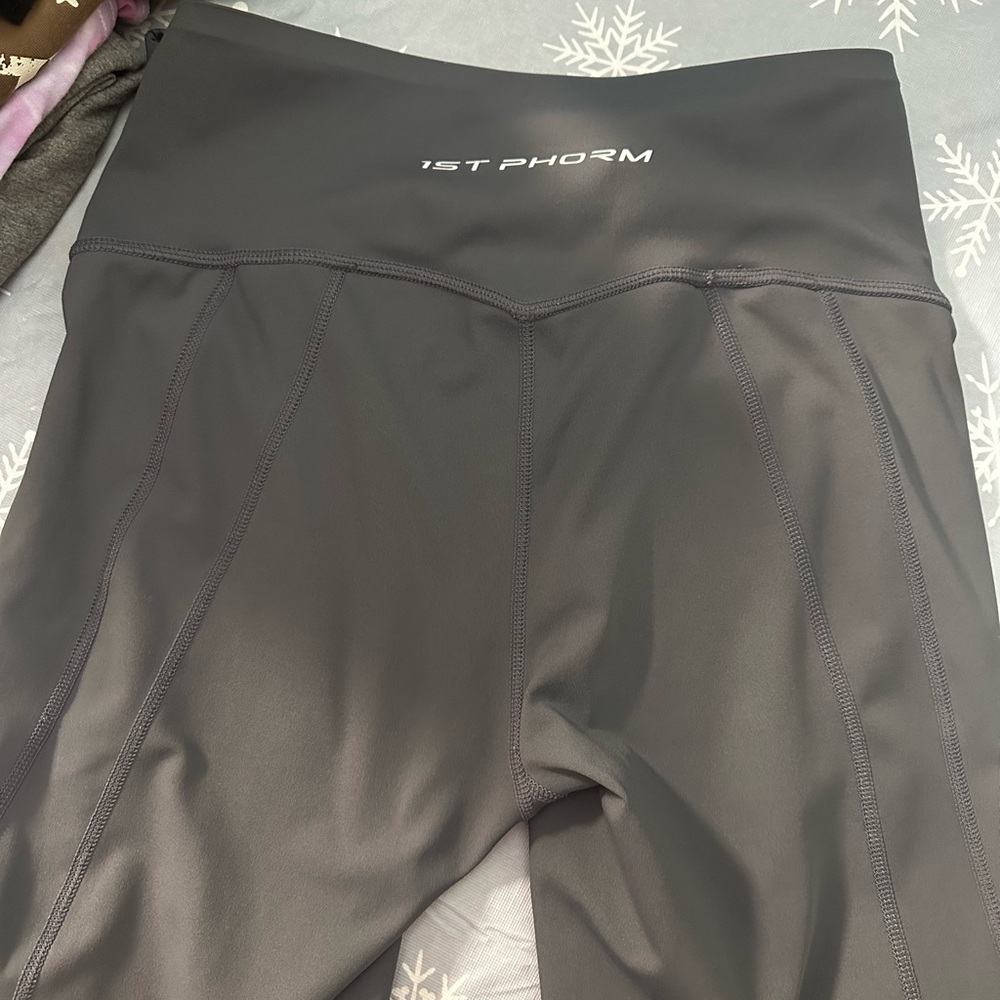 1st Phorm Women's Gray Reversible Leggings